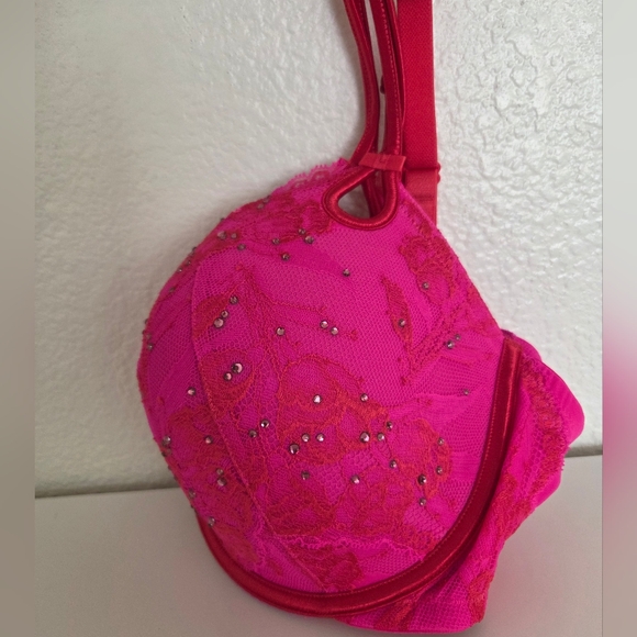Victorias Secret 38 DD Pink Embellished Women's Bra NEVER WORN - Picture 2 of 2